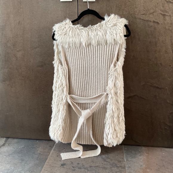 Belldini Belted Faux Fur Vest - Picture 3 of 4